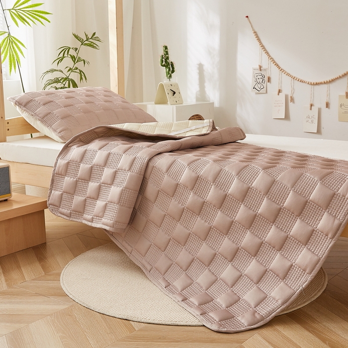 91家纺网 家纺一手货源 找家纺 卡派 2024新款布拉格夹棉加厚床褥单人床 布拉格-卡其