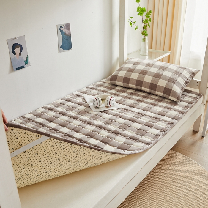 91家纺网 家纺一手货源 找家纺 卡派 2024新款全棉夹棉床褥 大灰格