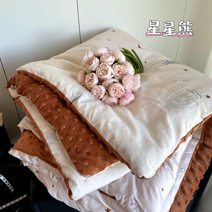 91家纺网 家纺一手货源 找家纺 2024新款秋冬季棉加豆豆绒法式花边款豆豆被被芯 星星熊