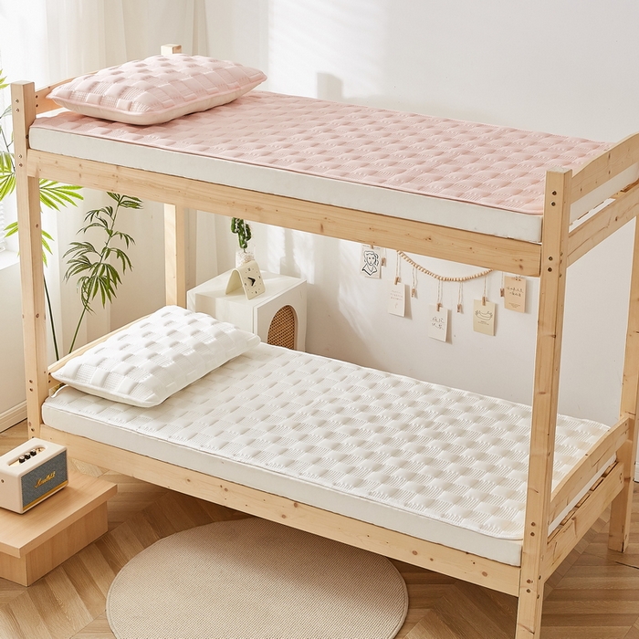 91家纺网 家纺一手货源 找家纺 卡派 2024新款布拉格夹棉加厚床褥单人床 布拉格-白