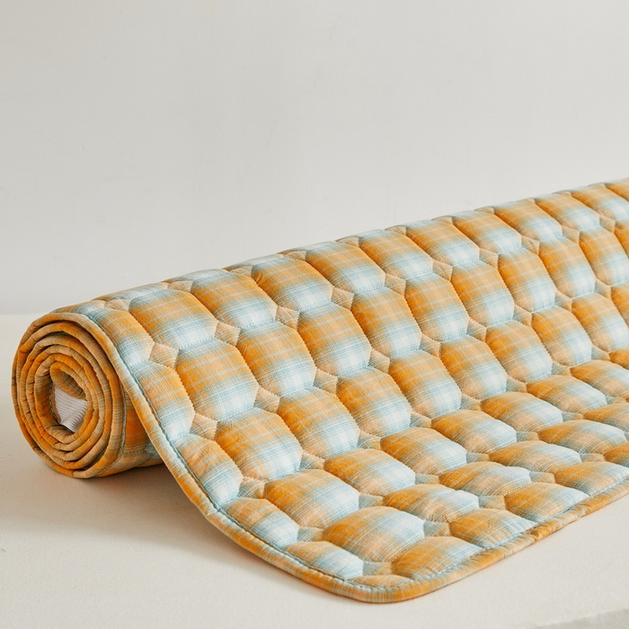 91家纺网 家纺一手货源 找家纺 卡派 2024新款全棉夹棉床褥 蜜橘格