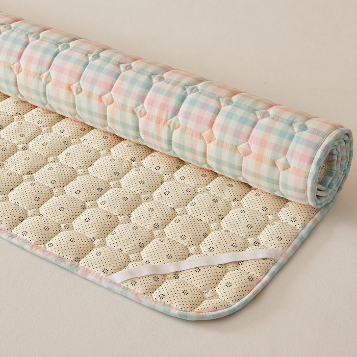 91家纺网 家纺一手货源 找家纺 卡派 2024新款色织全棉夹棉床褥大床 冰淇淋格