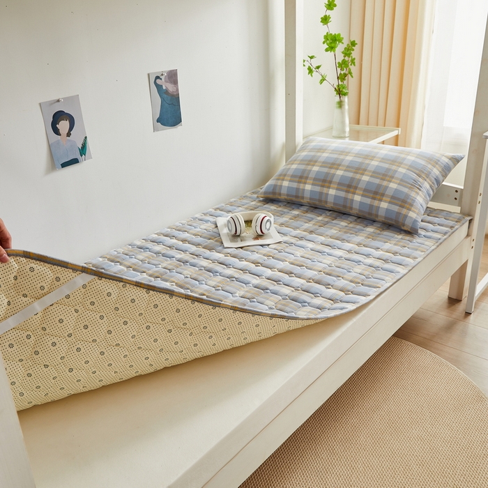 91家纺网 家纺一手货源 找家纺 卡派 2024新款全棉夹棉床褥 莫妮蓝