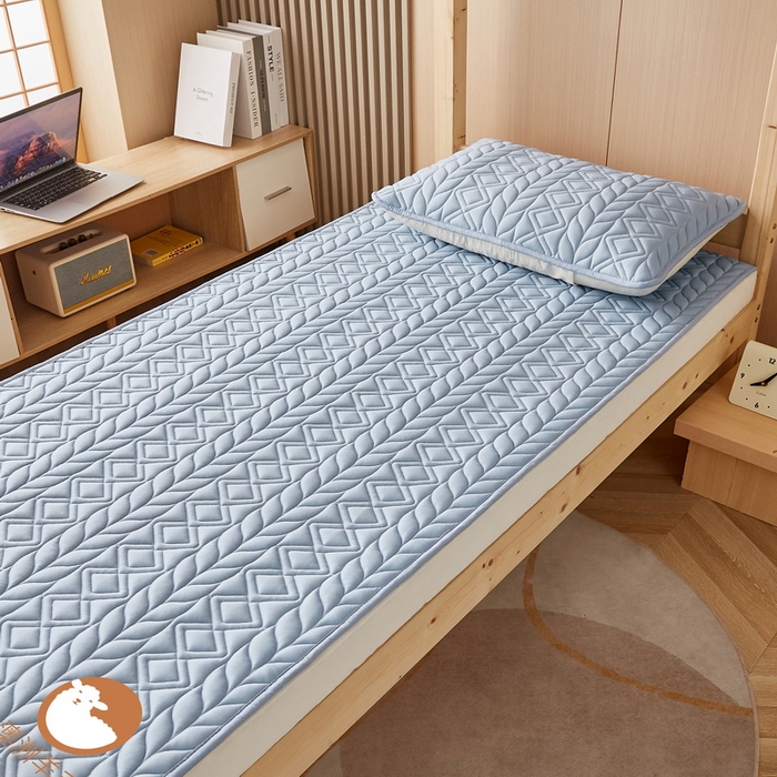 91家纺网 家纺一手货源 找家纺 卡派 2024新款水洗棉羊毛床褥（富贵竹）单人床 富贵竹-蓝灰