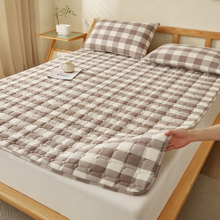 91家纺网 家纺一手货源 找家纺 卡派 2024新款色织全棉夹棉床褥大床 大灰格