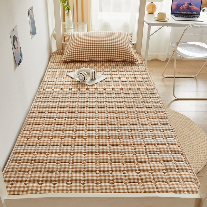 91家纺网 家纺一手货源 找家纺 卡派 2024新款全棉夹棉床褥 米小格