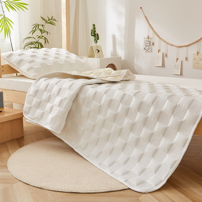 91家纺网 家纺一手货源 找家纺 卡派 2024新款布拉格夹棉加厚床褥单人床 布拉格-白