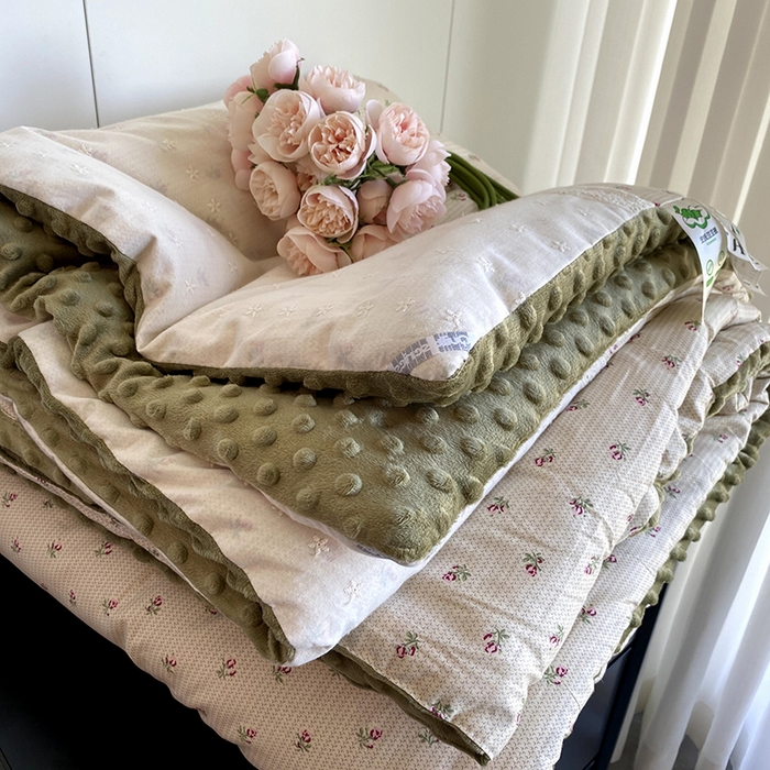 91家纺网 家纺一手货源 找家纺 2025新款秋冬季棉加豆豆绒法式花边款豆豆被被芯 江南