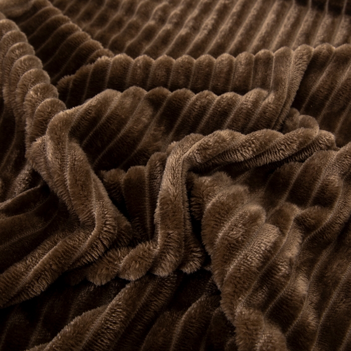 91家纺网 家纺一手货源 找家纺 2025新款240克轻盈保暖秋冬居家办公柔软亲肤午休小毯子便携车载毯 咖啡色