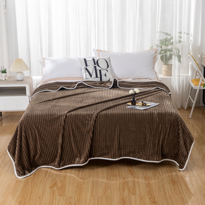 91家纺网 家纺一手货源 找家纺 2025新款240克轻盈保暖秋冬居家办公柔软亲肤午休小毯子便携车载毯 咖啡色