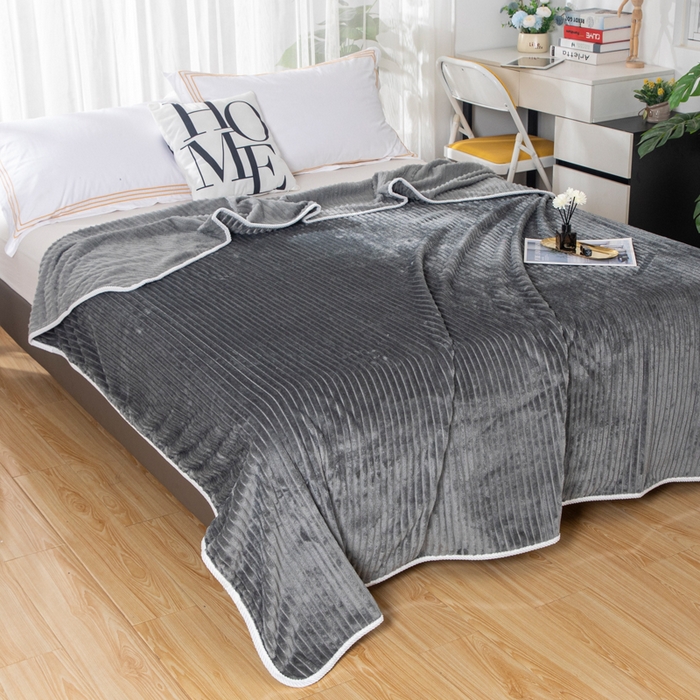 91家纺网 家纺一手货源 找家纺 2025新款240克轻盈保暖秋冬居家办公柔软亲肤午休小毯子便携车载毯 深灰