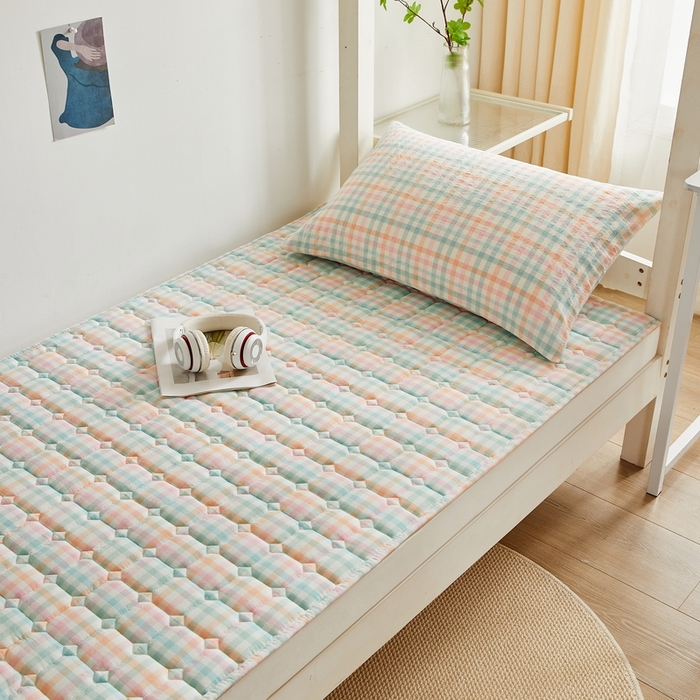 91家纺网 家纺一手货源 找家纺 卡派 2024新款全棉夹棉床褥 冰淇淋格