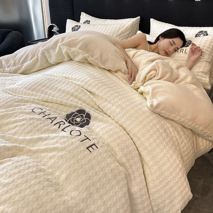 91家纺网 家纺一手货源 找家纺 （总）2024新款牛奶绒雕花轻奢刺绣三件套四件套