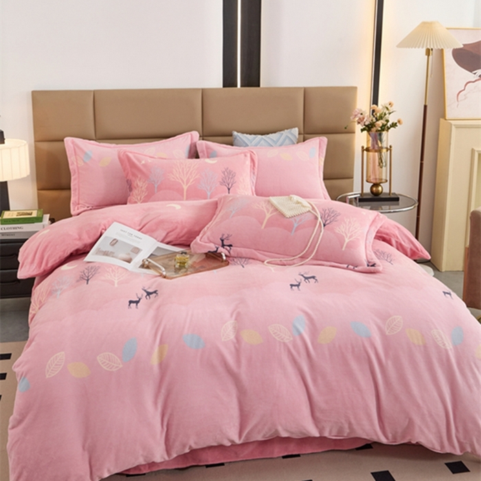 91家纺网 家纺一手货源 找家纺 卡迪亚 2024新款全消光牛奶绒印花四件套 小鹿