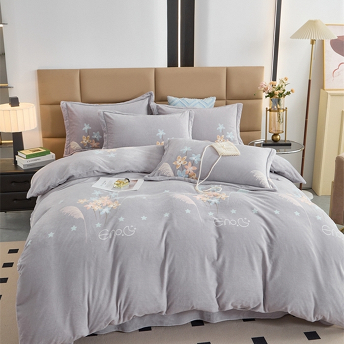 91家纺网 家纺一手货源 找家纺 卡迪亚 2024新款全消光牛奶绒印花四件套 乐享