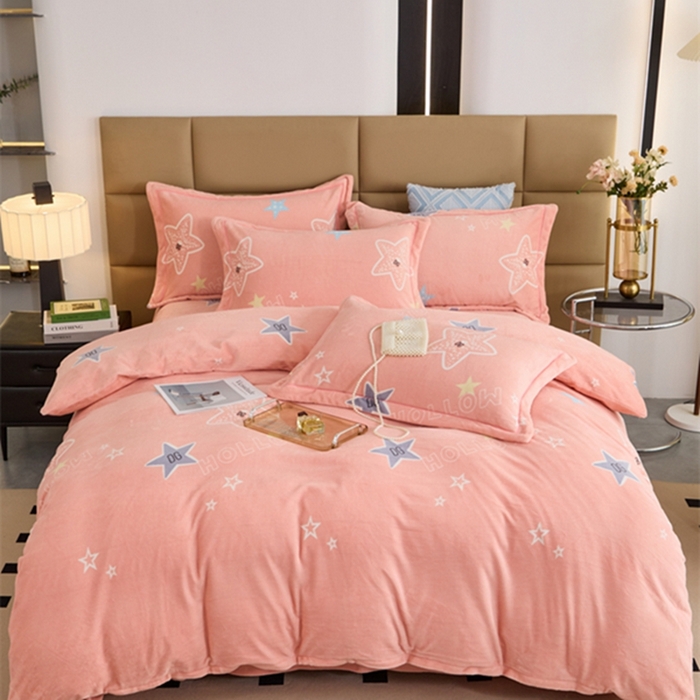 91家纺网 家纺一手货源 找家纺 卡迪亚 2024新款全消光牛奶绒印花四件套 星星