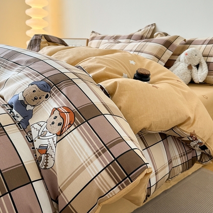 91家纺网 家纺一手货源 找家纺 慕木家纺 2025新款全棉印花四件套 童年时光