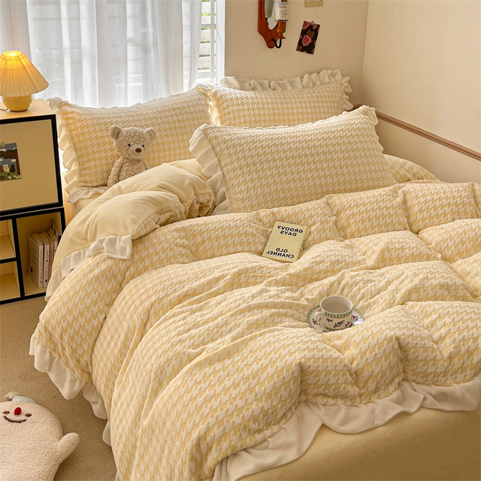 91家纺网 家纺一手货源 找家纺 星座家纺 2025新款千鸟格花边款牛奶绒四件套 千鸟格-米黄