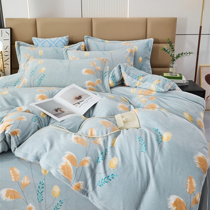 91家纺网 家纺一手货源 找家纺 卡迪亚 2024新款全消光牛奶绒印花四件套 芦苇花