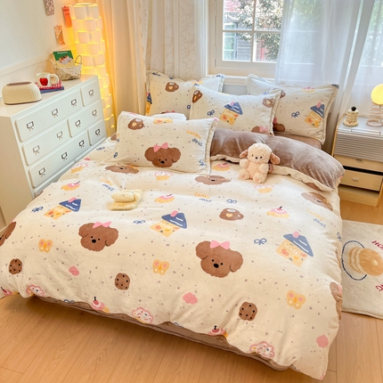 91家纺网 家纺一手货源 找家纺 2024新款高克重牛奶绒四件套-自然光 奶油噗妮-咖