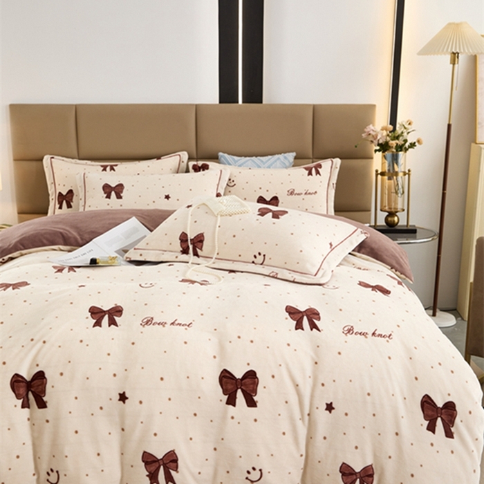 91家纺网 家纺一手货源 找家纺 卡迪亚 2024新款全消光牛奶绒印花四件套 小资情调