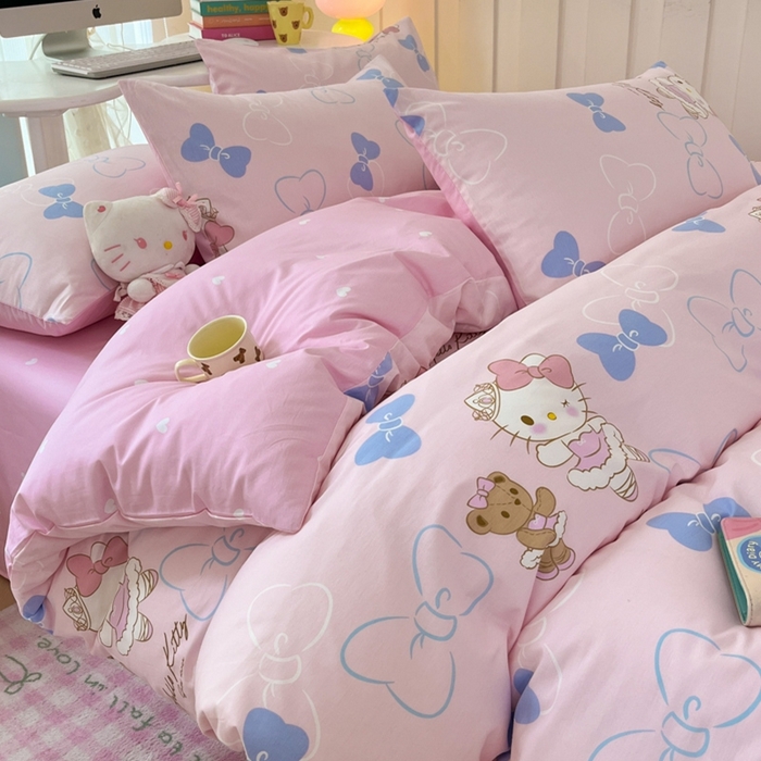 91家纺网 家纺一手货源 找家纺 曼之夏 2024新款全棉三丽鸥卡通四件套 蝴蝶结凯蒂