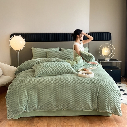 91家纺网 家纺一手货源 找家纺 2024新款牛奶绒提花金龟绒三件套四件套-场景一 金龟绒浅绿