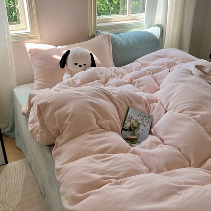 91家纺网 家纺一手货源 找家纺 （总）六巷胡同 2024新款INS博主风纯色混搭牛奶绒四件套