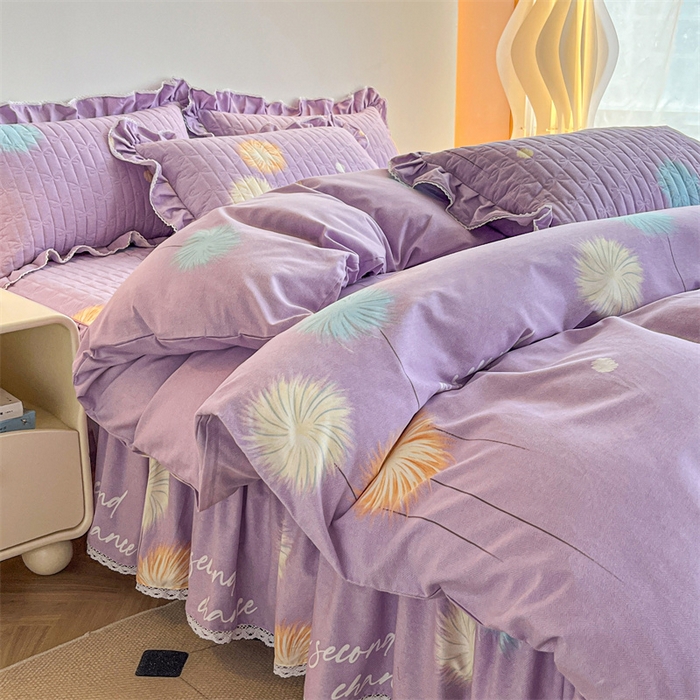 91家纺网 家纺一手货源 找家纺 缦彩 （支持一件定制）2024新款全棉夹棉加厚公主风磨毛床裙款四件套纯棉床罩床笠套件 绒朵-紫