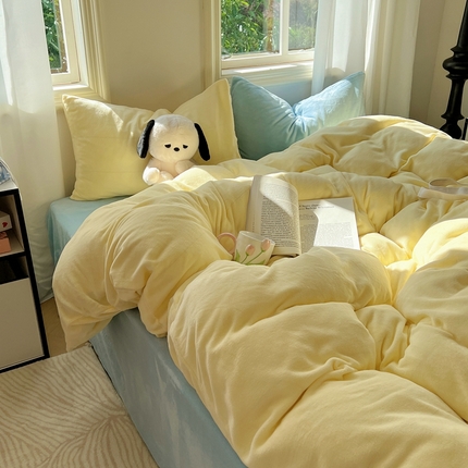 91家纺网 家纺一手货源 找家纺 （总）六巷胡同 2024新款INS博主风纯色混搭牛奶绒四件套