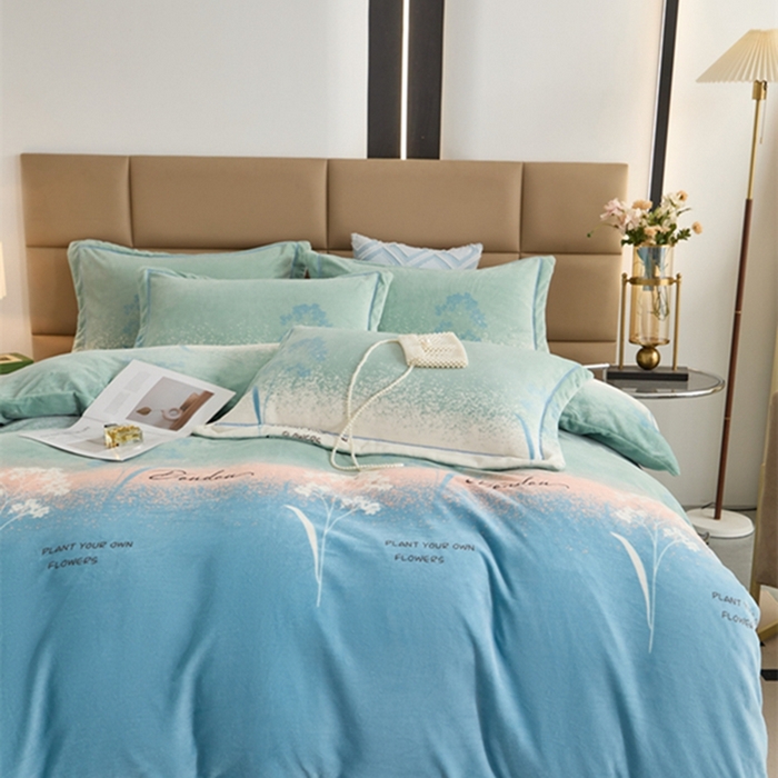 91家纺网 家纺一手货源 找家纺 卡迪亚 2024新款全消光牛奶绒印花四件套 夕颜