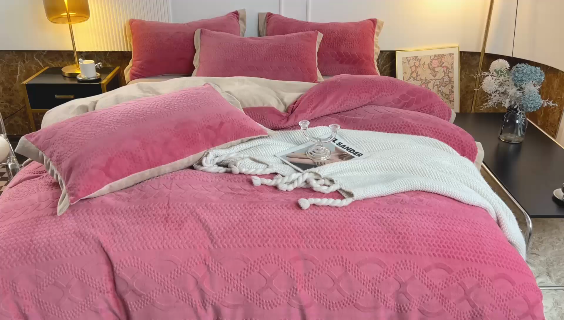 91家纺网 家纺一手货源 找家纺 2024秋冬新款全消光拼角雕花绒牛奶绒四件套 慕丝-豆沙