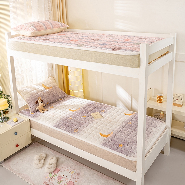 91家纺网 家纺一手货源 找家纺 眠势力 2025牛奶绒学生床垫夹棉加厚秋冬季保暖床褥子印花床护垫 梦幻星空