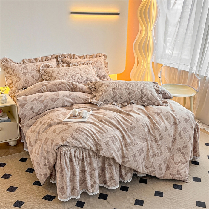 91家纺网 家纺一手货源 找家纺 缦彩 （支持一件定制）2024新款全棉夹棉加厚公主风磨毛床裙款四件套纯棉床罩床笠套件 慕尚-棕