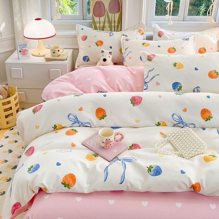 91家纺网 家纺一手货源 找家纺 世爵家纺 2025新款亲肤印花磨毛四件套 奶油草莓