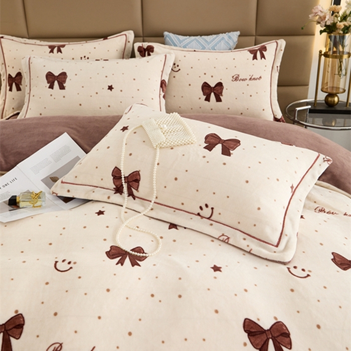 91家纺网 家纺一手货源 找家纺 卡迪亚 2024新款全消光牛奶绒印花四件套 小资情调