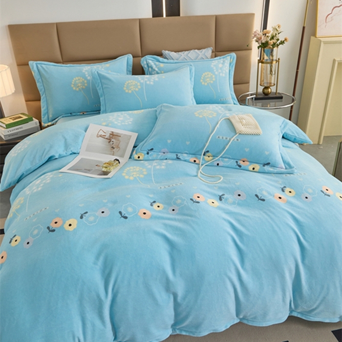 91家纺网 家纺一手货源 找家纺 卡迪亚 2024新款全消光牛奶绒印花四件套 浅浅花香