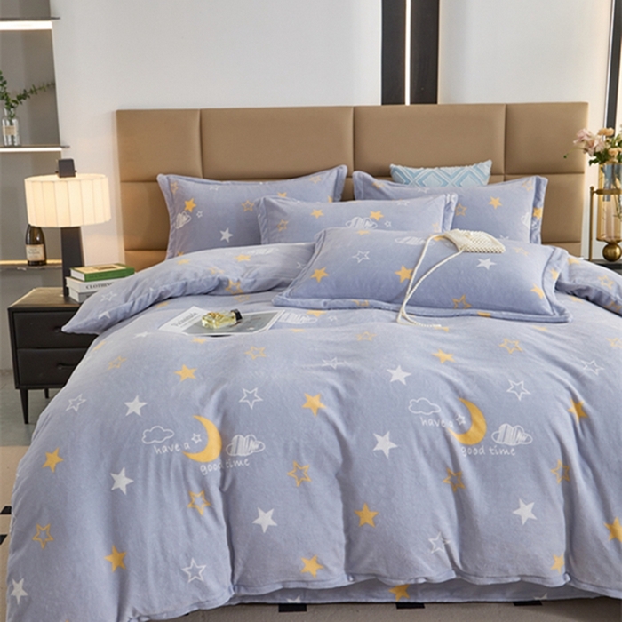 91家纺网 家纺一手货源 找家纺 卡迪亚 2024新款全消光牛奶绒印花四件套 星空