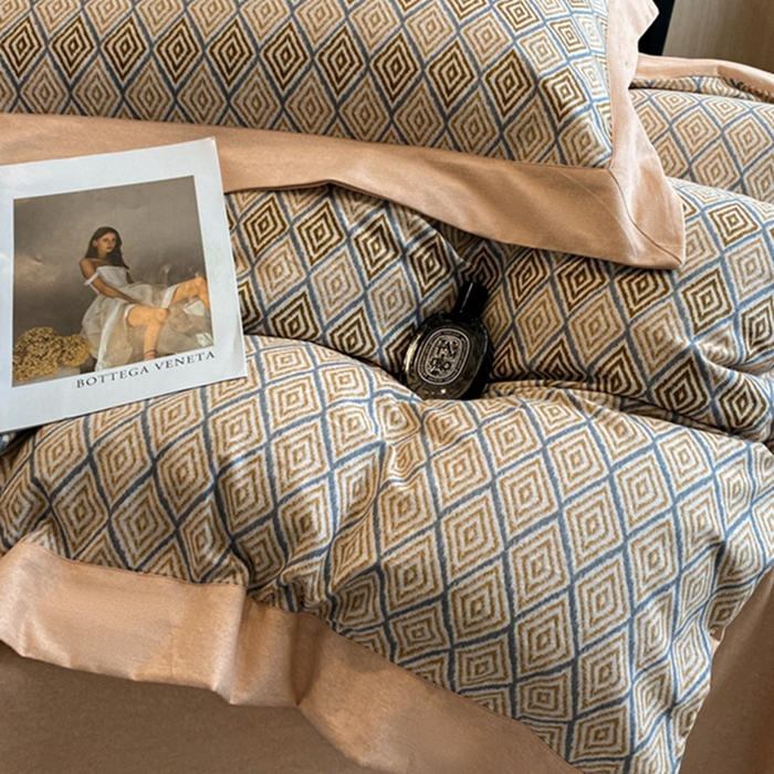 91家纺网 家纺一手货源 找家纺 慕晨 2024新款A类全棉贡缎磨毛数码印花高级宽边简奢款中高端四件套直播爆款 澜瑶