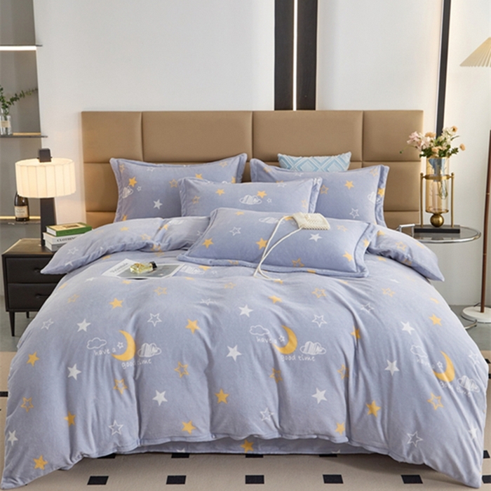 91家纺网 家纺一手货源 找家纺 卡迪亚 2024新款全消光牛奶绒印花四件套 星空