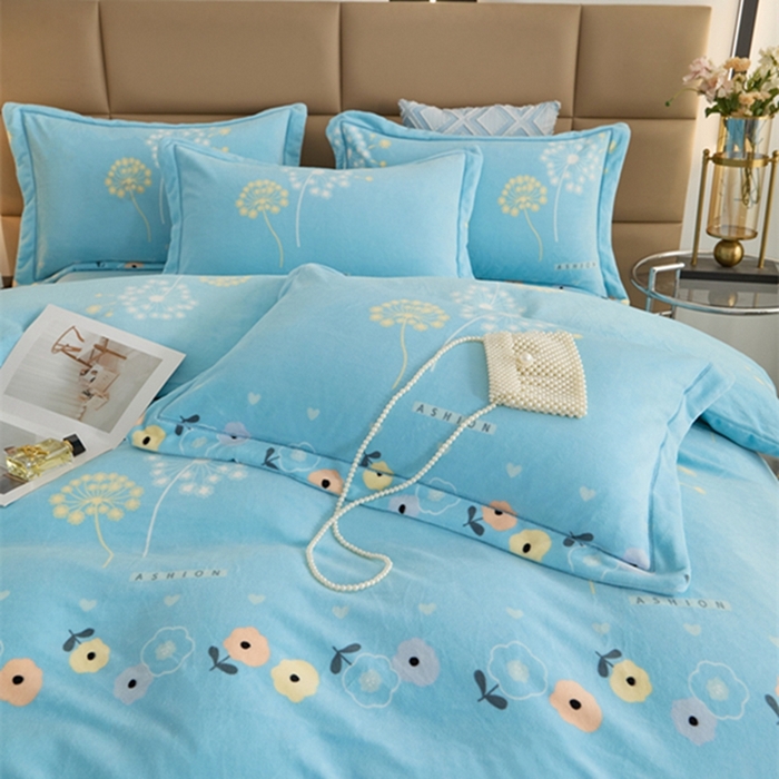 91家纺网 家纺一手货源 找家纺 卡迪亚 2024新款全消光牛奶绒印花四件套 浅浅花香