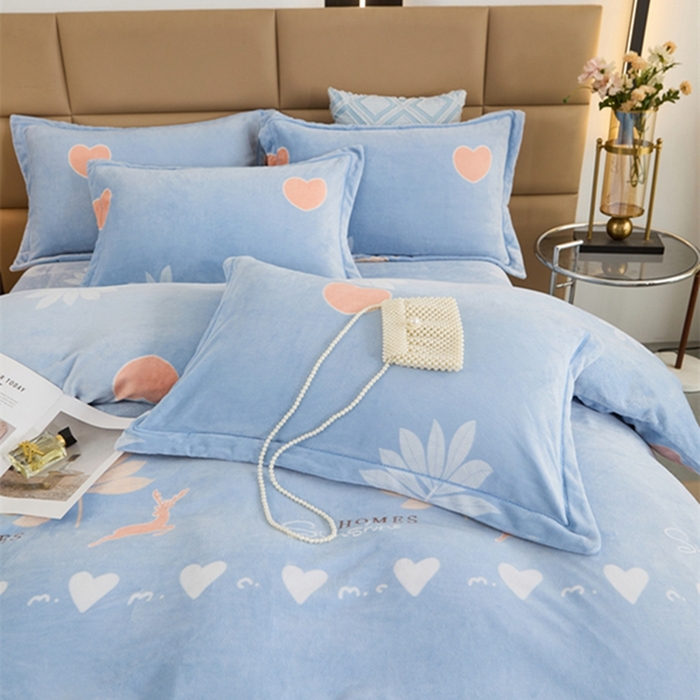 91家纺网 家纺一手货源 找家纺 卡迪亚 2024新款全消光牛奶绒印花四件套 枫叶