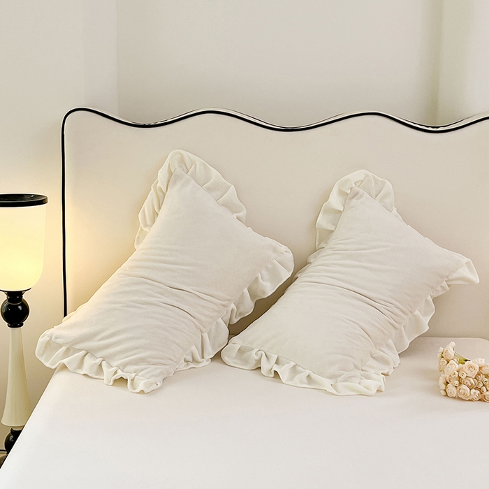 91家纺网 家纺一手货源 找家纺 梦舒羽 2025新款牛奶绒花枕套边单人宿舍法兰绒枕头套珊瑚绒枕芯套 奶白