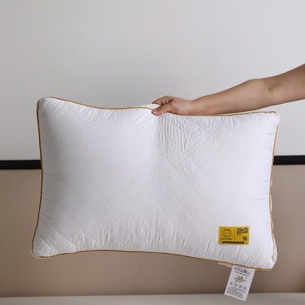 91家纺网 家纺一手货源 找家纺 轩琪家纺 2025新款全棉三拼枕枕头枕芯 (总) 轩琪家纺 2025希尔顿枕芯希尔顿枕头新款羽丝绒五星级酒店枕头枕芯，扭花枕芯，跑量枕芯、高护颈不塌陷、扭花面包枕芯学生枕芯、助睡眠