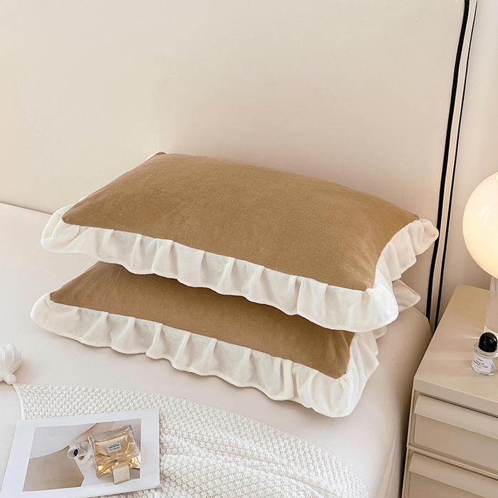 91家纺网 家纺一手货源 找家纺 梦舒羽 2025新款牛奶绒花枕套边单人宿舍法兰绒枕头套珊瑚绒枕芯套 暖咖