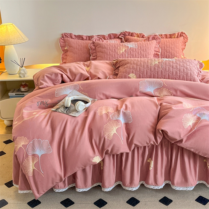 91家纺网 家纺一手货源 找家纺 缦彩 （支持一件定制）2024新款全棉夹棉加厚公主风磨毛床裙款四件套纯棉床罩床笠套件 风中倩影-豆沙