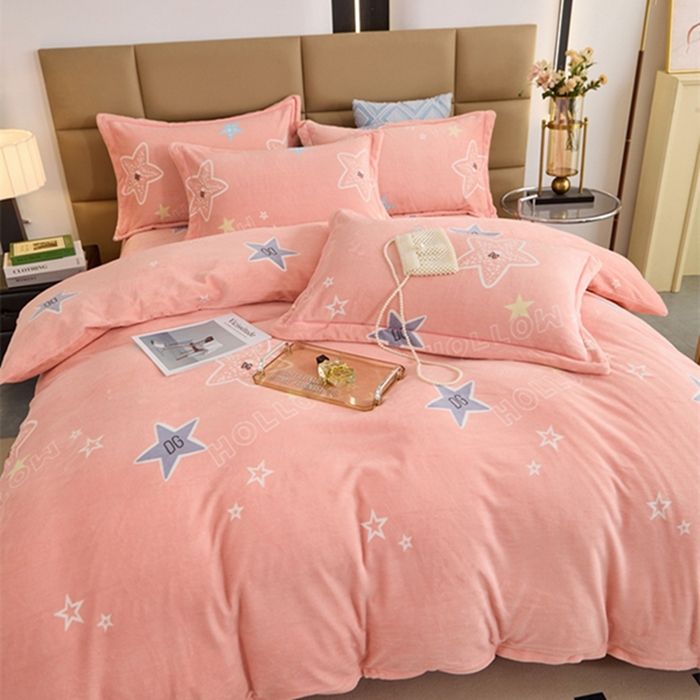 91家纺网 家纺一手货源 找家纺 卡迪亚 2024新款全消光牛奶绒印花四件套 星星