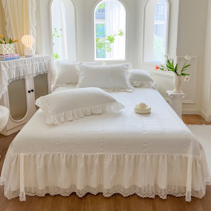 91家纺网 家纺一手货源 找家纺 乐朵 2025春夏 妮可 A类 泡泡棉 夹棉床盖（专版专利 控价108） 奶白色