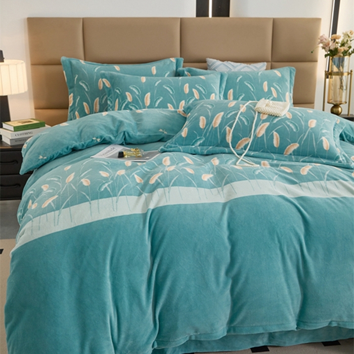 91家纺网 家纺一手货源 找家纺 卡迪亚 2024新款全消光牛奶绒印花四件套 麦穗