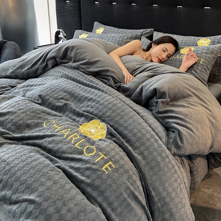 91家纺网 家纺一手货源 找家纺 （总）2024新款牛奶绒雕花轻奢刺绣三件套四件套